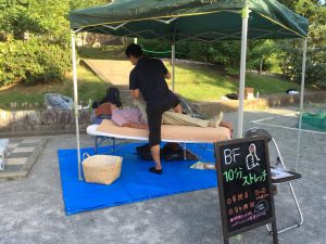 お祭りでストレッチ